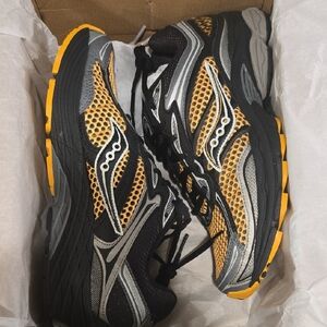 Saucony Men's Black and Yellow Athletic Shoes